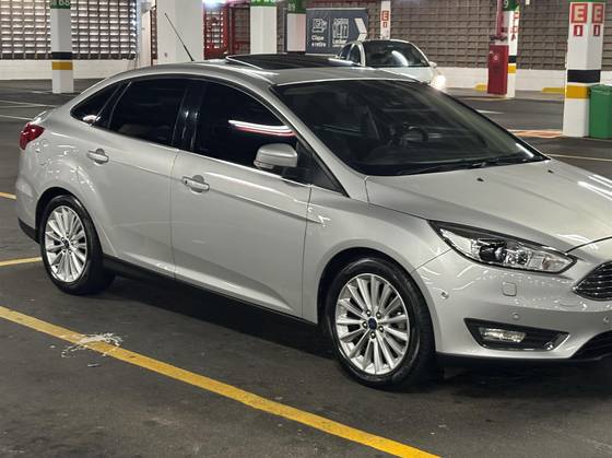 FORD FOCUS 2.0 TITANIUM PLUS FASTBACK 16V FLEX 4P POWERSHIFT